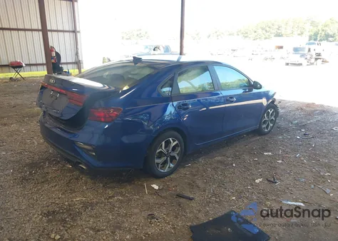 2021 Kia Forte Lxs z USA, uszkodzony, nr VIN 3KPF24AD9ME382720